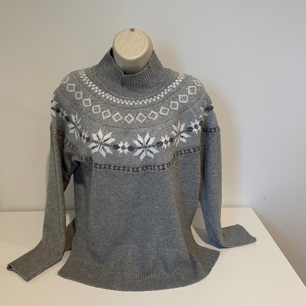 Sweater size S